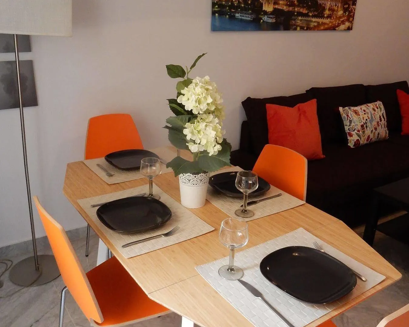 Apartamentos Vive Sevilla 0*, Seville